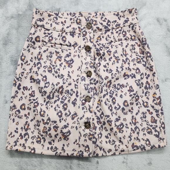 Maurices Skirt Womens 4 Tan Leopard Print Faux Suede Button Front Mini Preppy - Picture 1 of 9